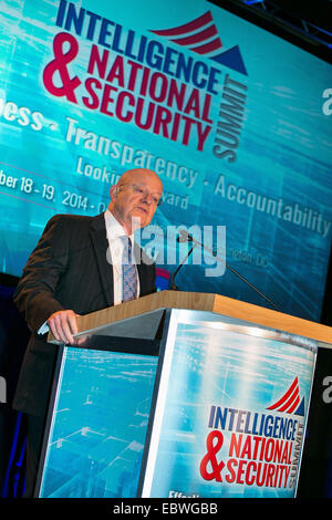 Direttore della National Intelligence James Clapper introduce il 2014 National Intelligence strategia al AFCEA nazionali in materia di sicurezza e di intelligence Summit 17 Settembre 2014 a Washington, DC. Foto Stock