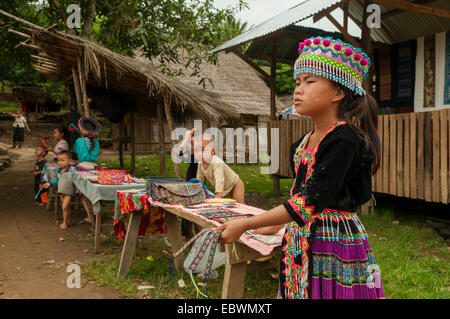 Villaggio Hmong bambini in Ban Na Ouane, Laos Foto Stock