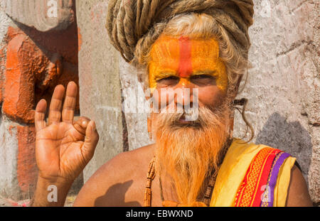 Ritratto di un Sadhu in Pashupat, Nepal, Kathmandu Foto Stock