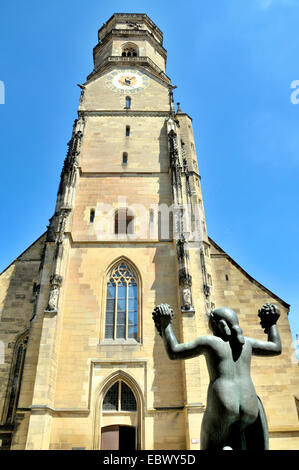 Stiftskirche di Stoccarda con statua femminile, GERMANIA Baden-Wuerttemberg, Stoccarda Foto Stock