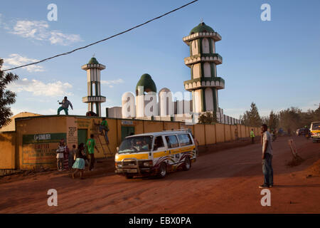 Moschea (l'bigges) di Nyamirambo, una zona di Kigali dove un più grande numero di musulmani vivono, opere di riparazione vengono eseguite sulla parete, Ruanda, Nyamirambo, Kigali Foto Stock