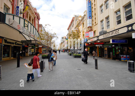 Persone in un centro commerciale per lo shopping a Perth in Australia, Australia Perth Foto Stock