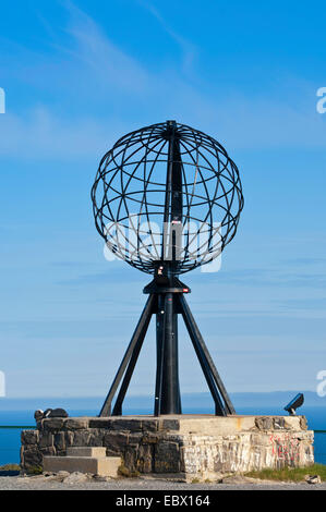 Monumento a Capo Nord, Nord punto la maggior parte di Europa, Norvegia, Honningsvag Foto Stock