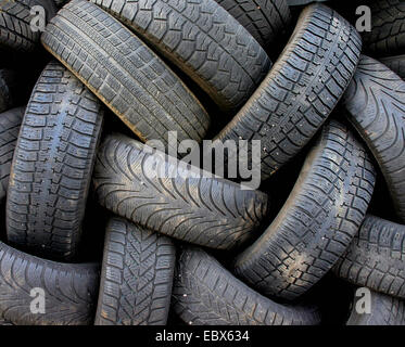 Rottami di deposito dei pneumatici Foto Stock