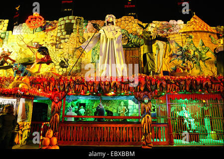 Haunted House al Oktoberfest a Monaco di notte, in Germania, in Baviera, Muenchen Foto Stock