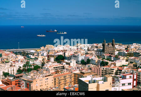 Visualizzare presso la cattedrale a Plaza Santa Ana, Isole Canarie, Gran Canaria, Las Palmas Foto Stock