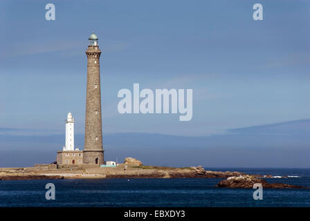 Grande e piccolo faro dell'isola Ile Vierge, Phare de l'Ile Vierge, cirgin isola vergine e faro, Francia, Bretagna, Côte des Abers, Lilia Foto Stock