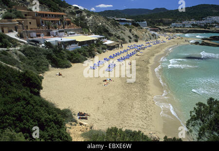 Alberghi e spiagge di Cala Tarida, Spagna, Balearen, Ibiza Foto Stock