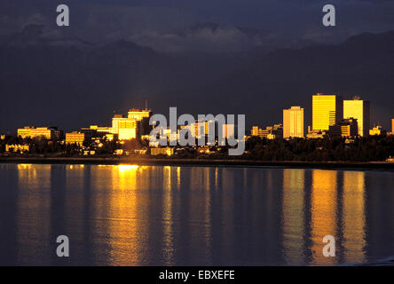 Skyline di ancoraggio, STATI UNITI D'AMERICA, Alaska, Anchorage Foto Stock