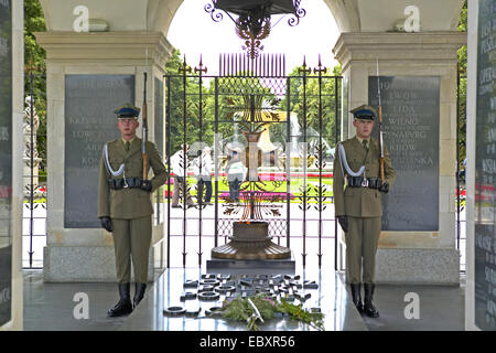 Polonia - Varsavia un monumento di soldati sconosciuto Foto Stock