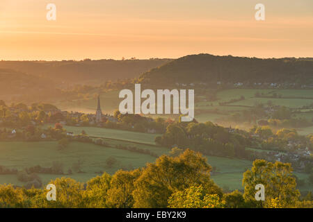 Pittoresco Cotswolds village di Painswick all'alba, Gloucestershire, Inghilterra. Foto Stock