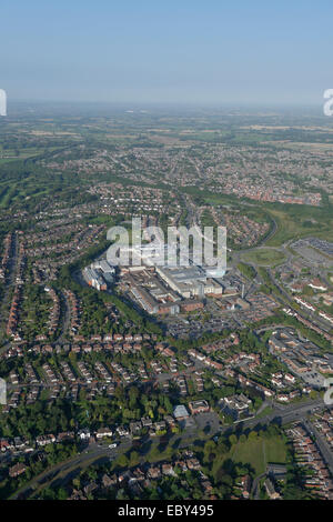 Una veduta aerea di Western Derby che mostra le aree residenziali intorno al Royal Derby Hospital Foto Stock