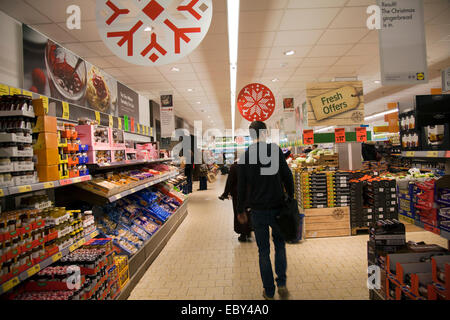 Supermercato Lidl in Battersea - London Regno Unito Foto Stock