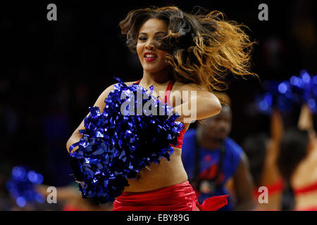 24 novembre 2014: PHILADELPHIA 76ers il Dream Team in azione durante il gioco NBA tra il Portland Trail Blazers e la Philadelphia 76ers presso la Wells Fargo Center di Philadelphia, Pennsylvania. Il Portland Trail Blazers ha vinto 114-104. Foto Stock