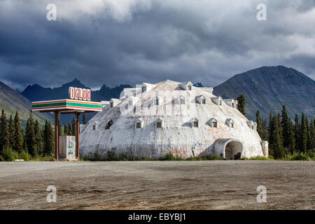 Un gigante Alaskan Igloo, Cantwell., Alaska, STATI UNITI D'AMERICA Foto Stock