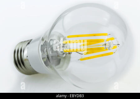 E27 6W bianco caldo lampadina LED con sei 1W stick luminosi Foto Stock