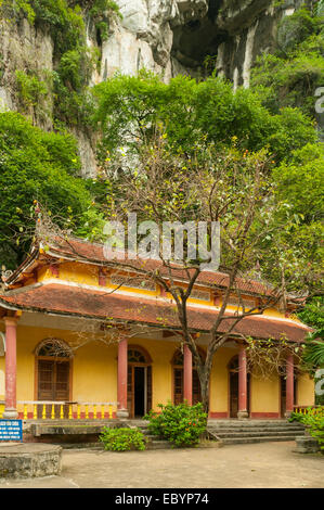 Bich Dong Pagoda vicino Tam Coc, Vietnam Foto Stock