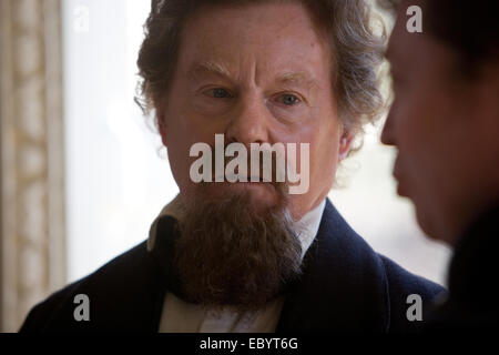 Derek Jacobi, che interpreta la parte di Charles Dickens e il barbone in "l'enigma" Foto Stock