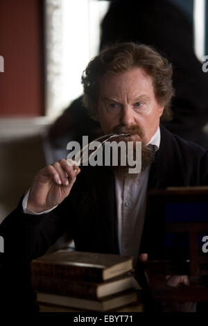 Derek Jacobi, che interpreta la parte di Charles Dickens e il barbone in "l'enigma" Foto Stock