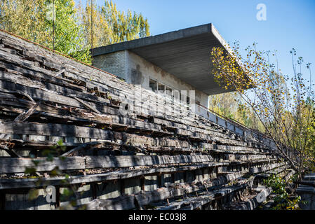 Stadium 'Avangard' nel pripjat città abbandonate Chernobyl Zona di esclusione, Ucraina Foto Stock