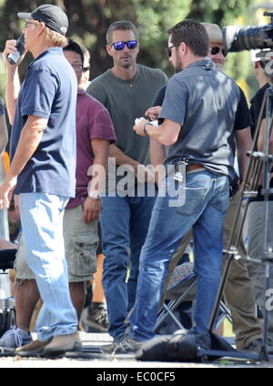 Caleb Walker fratello del compianto Paul Walker vede sul set di "Fast e Furious 7' nel centro di Los Angeles per aiutare per la rifinitura del film che sarà rilasciato il prossimo anno. Dotato di: Caleb Walker dove: Los Angeles, California Foto Stock
