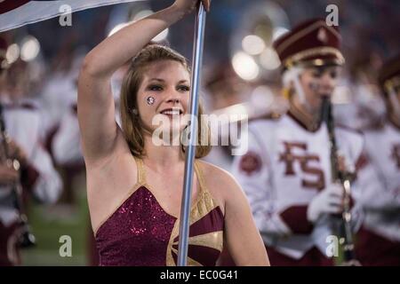 Charlotte, NC, Stati Uniti d'America. 06 dic 2014. La FSU marching band prima del campionato ACC partita di calcio tra la Georgia Tech giacche gialle e la Florida State University Seminoles presso la Bank of America Stadium su dicembre 06, 2014 in Charlotte, North Carolina.FSU sconfigge Georgia Tech 37-35.Giacobbe Kupferman/CSM/Alamy Live News Foto Stock