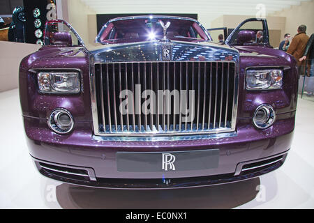 Ginevra - Marzo 8: La Rolls Royce Phantom Spirito sul display al 81st International Motor Show Palexpo-Geneva su Marzo 8; 2011 Foto Stock