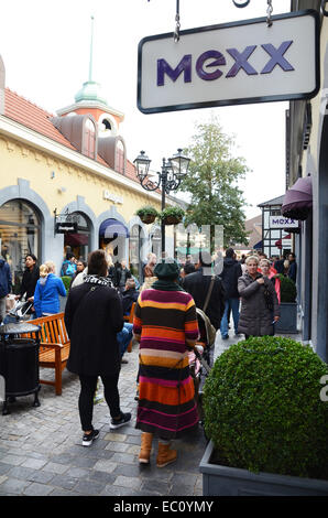 Shopping a McArthur Glen DOC, Roermond Paesi Bassi Foto Stock