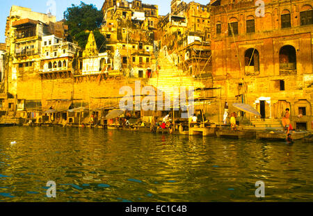 Rituale a varanasi in India Foto Stock