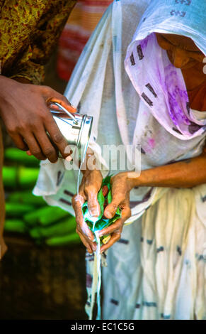 Rituale a varanasi in India Foto Stock