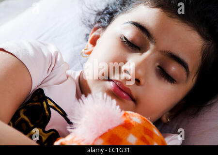 Indian bel bambino dorme Foto Stock