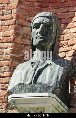 Busto di Dante, Arsenal cancelli, Venezia. Duranti degli Alighieri (1265-1321), comunemente noto come Dante, è stato un grande poeta italiano Foto Stock