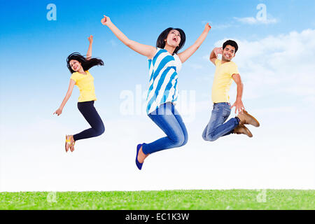 3 indian college amici fun park Foto Stock