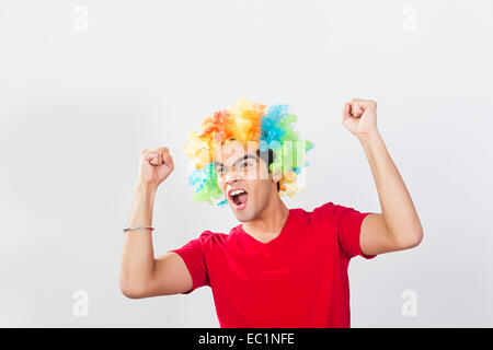 Un ragazzo indiano toupee parrucca Foto Stock