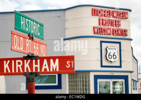 Illinois Litchfield, storica autostrada Route 66, Litchfield Museum & autostrada Route 66 Welcome Center, centro, di fronte, ingresso, IL140902088 Foto Stock