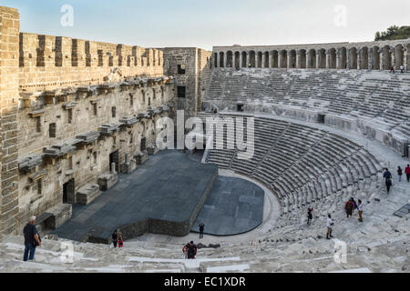 Anfiteatro romano di Aspendos, 155 n. Chr., in Serik, Riviera Turca, Provincia di Antalya, Turchia Foto Stock