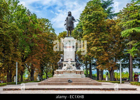 Statua dell'artista Raffaello in Urbino, Marche, Italia, Europa Foto Stock
