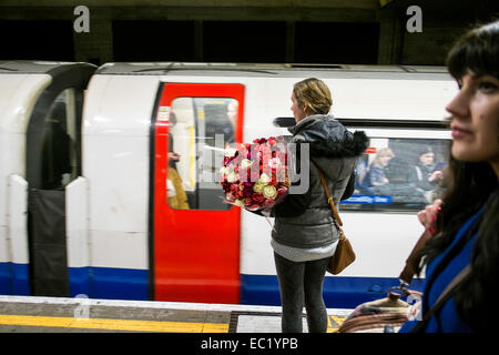 Acton Town La stazione della metropolitana di Londra, Regno Unito Foto Stock