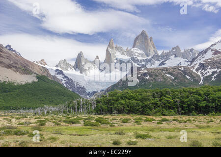Fitz Roy massiccio, parco nazionale Los Glaciares, sito patrimonio mondiale dell'unesco, santa cruz, argentina Foto Stock
