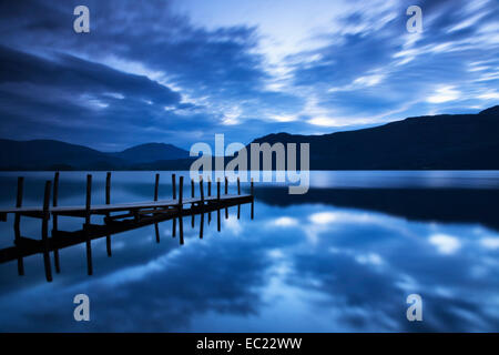 Jetty di Brandelhow Bay, Derwent Water, Parco Nazionale del Distretto dei Laghi, Cumbria, England, Regno Unito Foto Stock