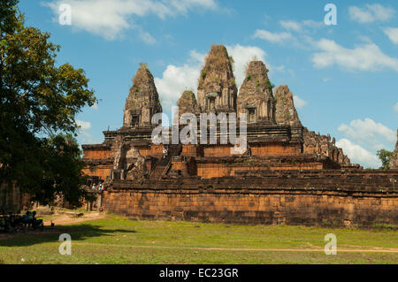 Tempio di montagna East Mebon, vicino a Siem Reap, Cambogia Foto Stock