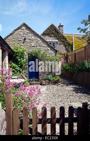 Cottage costruito al di fuori della locale pietra Purbeck in Worth Matravers Dorset England Regno Unito Foto Stock