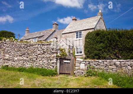 Cottage costruito al di fuori della locale pietra Purbeck in Worth Matravers Dorset England Regno Unito Foto Stock