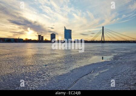 Ponte a Riga Foto Stock
