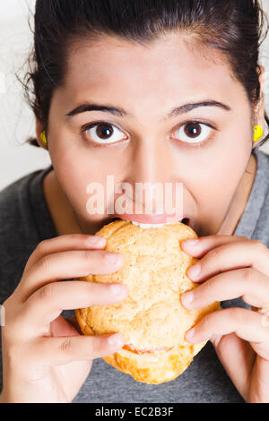 Indian obesi la dieta donna sopra il peso Foto Stock