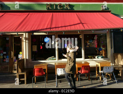 Cafe Kick calcio balilla cafe e bar, Shoreditch High Street, Londra Foto Stock