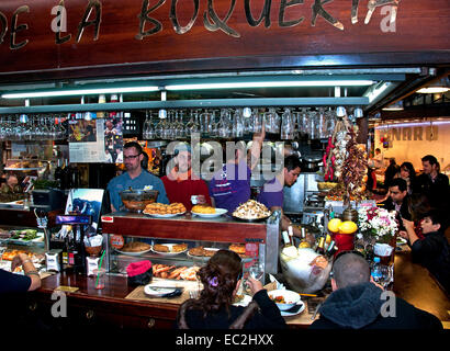 El Quim de la Boqueria Ristorante La Ramblas - Il Mercat de Sant Josep de la Boqueria mercato alimentare ristorante Barcelona Spagna Foto Stock