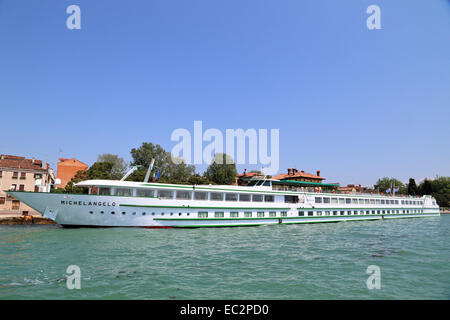 River Cruise Ship Michelangelo Foto Stock