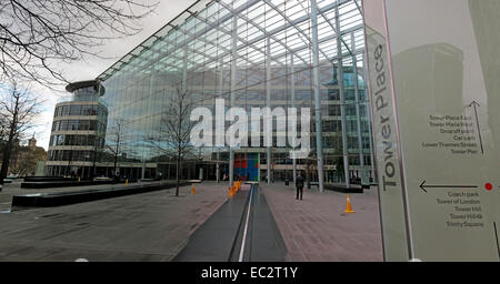 Tower Place Square Pano, 3 Lower Thames St, Londra, Inghilterra, Regno Unito, EC3R 5BT Foto Stock