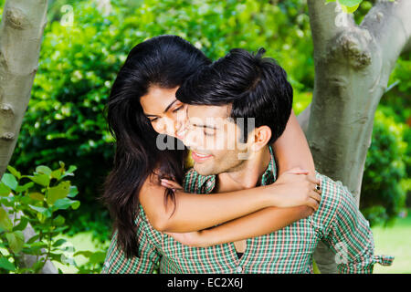 2 coppia indiana park romanticismo Foto Stock